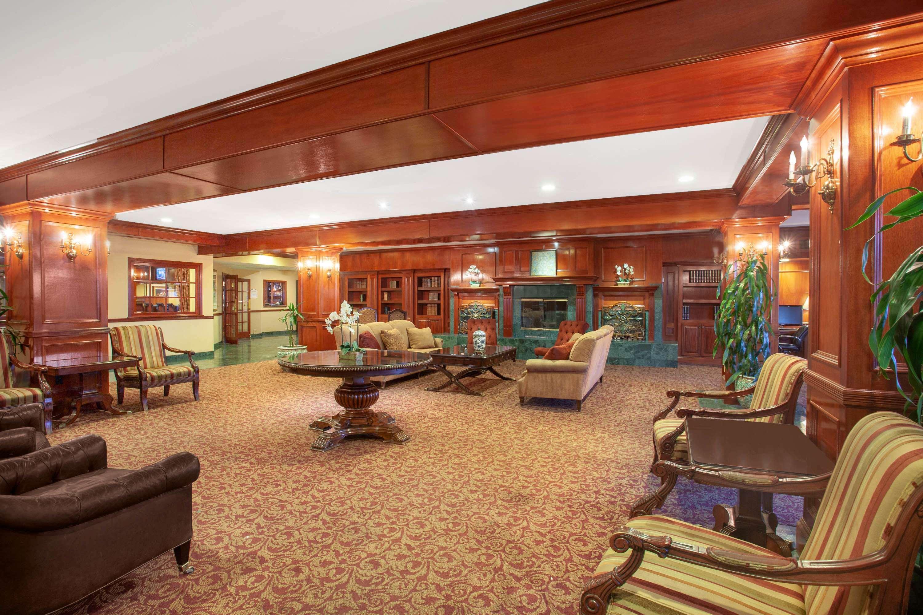 Azure Hotel&Suites Ontario Trademark Collection By Wyndham מראה חיצוני תמונה